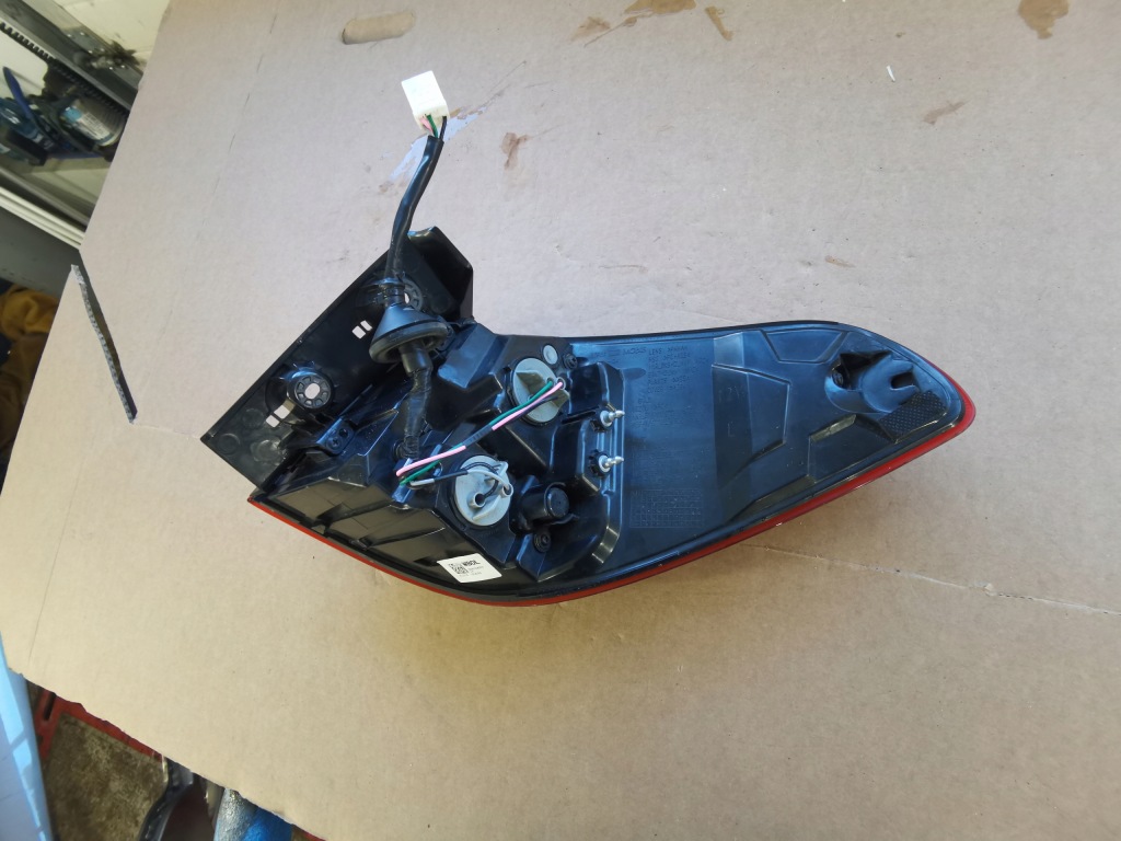 фото №12, Hyundai i30 iii kombi - лампа задняя левая w крыло