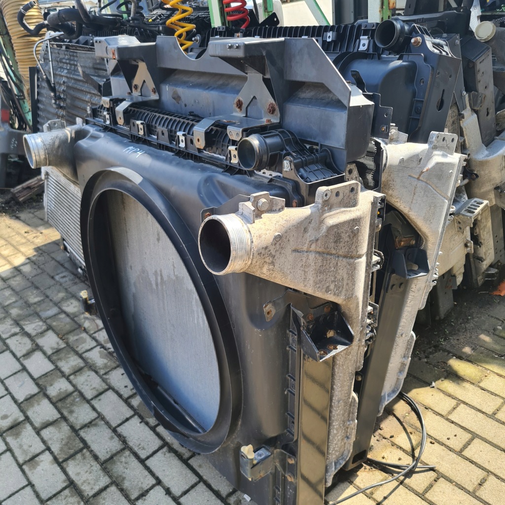 Mercedes actros mp 4 комплект радиатор радиатор a9605002801 a9605000302 Цена
