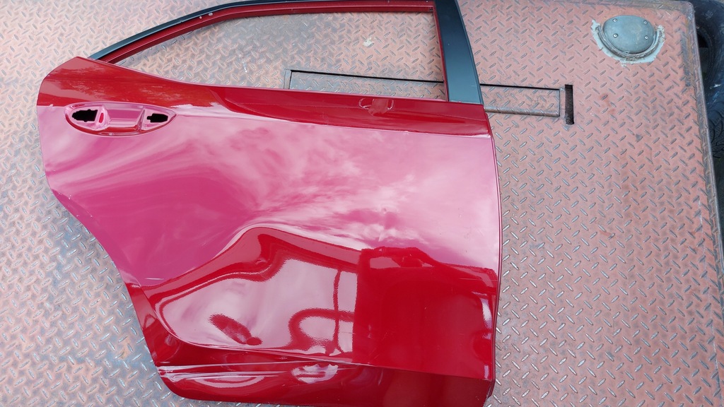 фото №1, Дверь правый задняя toyota corolla e16 e18 13-