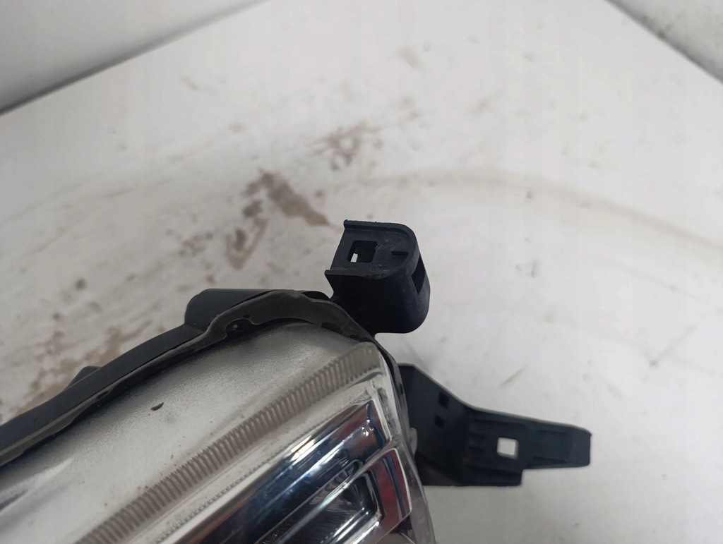 фото №9, Лампа правая передняя toyota hilux viii 8 full led 15-20