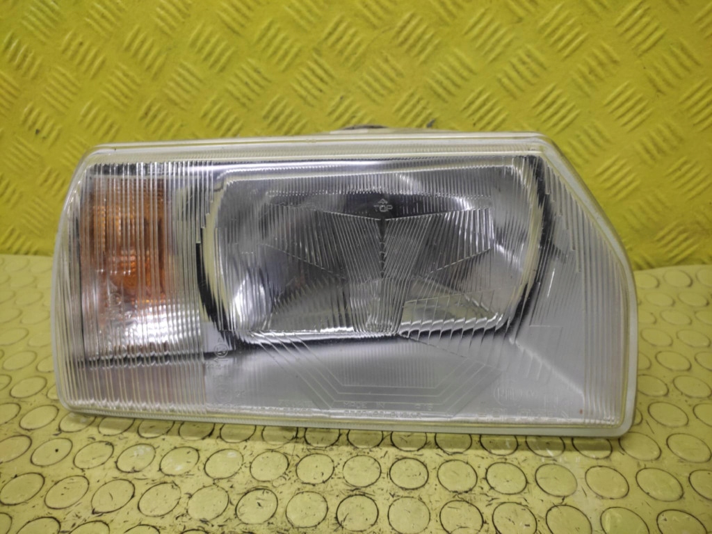 фото №1, Лампа передня права фара skoda favorit