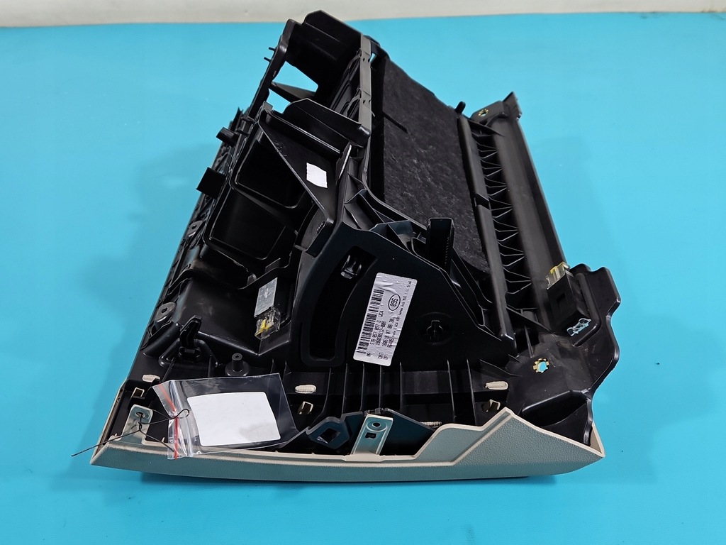 фото №8, Бардачок пассажира skoda karoq 17-21 europa