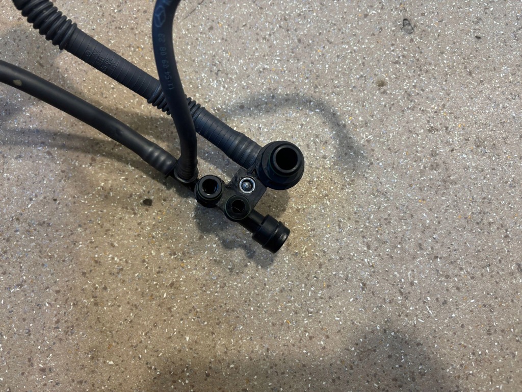 Шланг вакууму mercedes-benz glc c254 a2540100609 Недорого