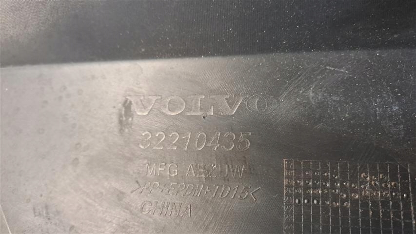 фото №9, M2 32210435 volvo xc40 спойлер бампер перед