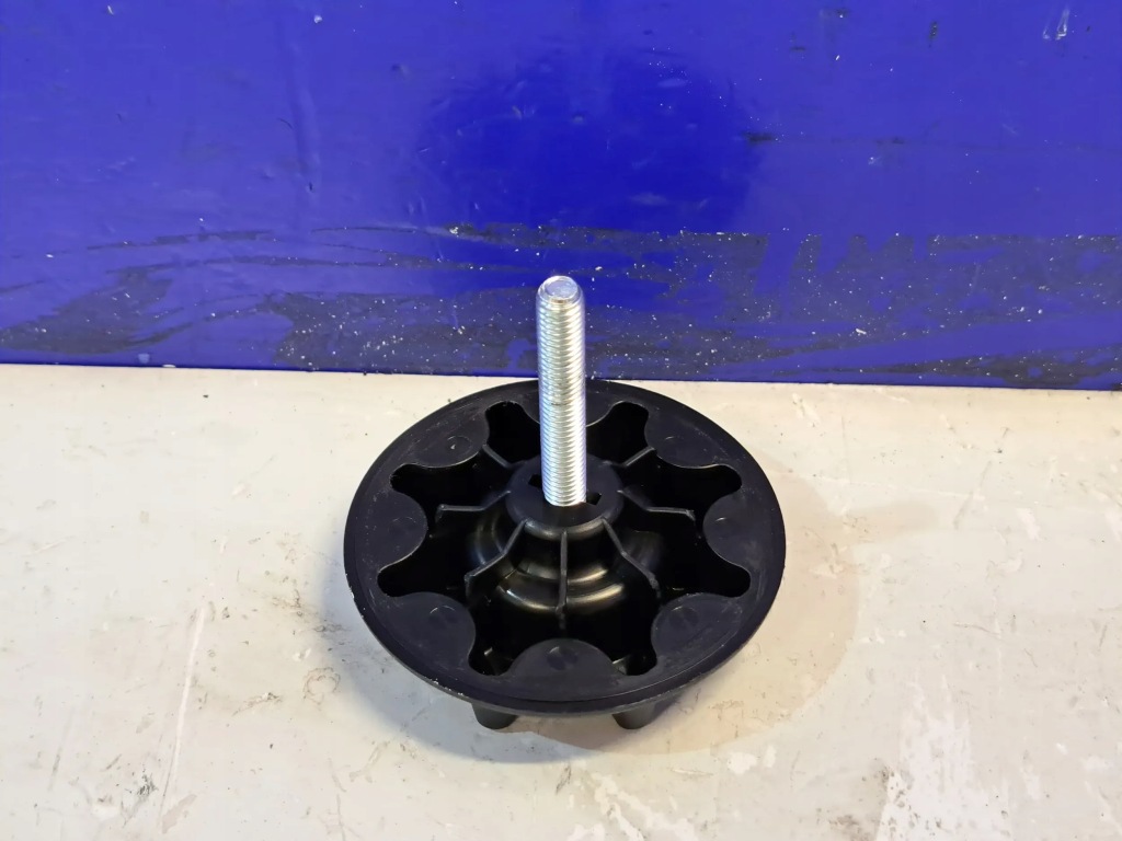 фото №1, Lexus rx 450h 2021 кронштейн колеса запасного