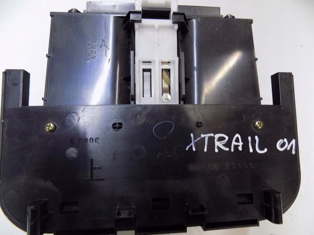 фото №5, Nissan x-trail t30 бардачок 68108eq400