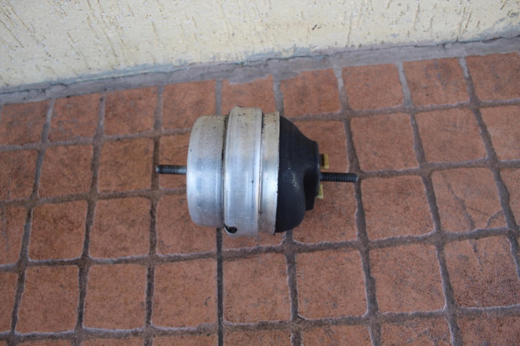 Купити Подушка двигуна audi a4 b6 2.0 fsi