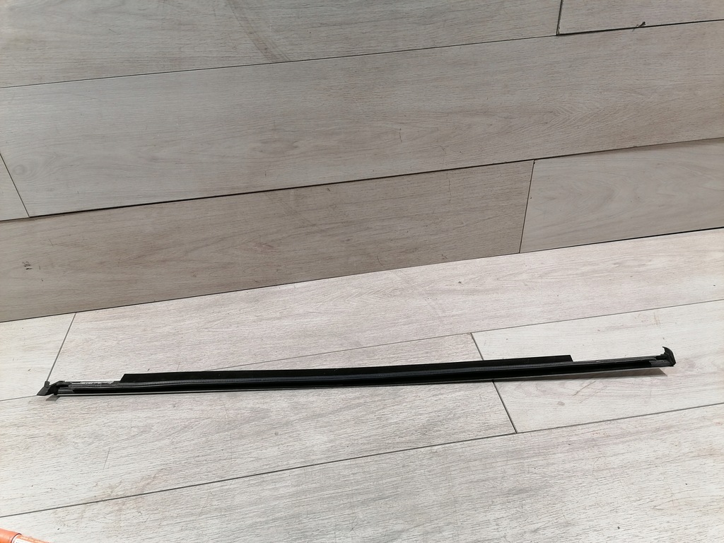 фото №6, Macan молдинг ущільнювач права 95b839478a