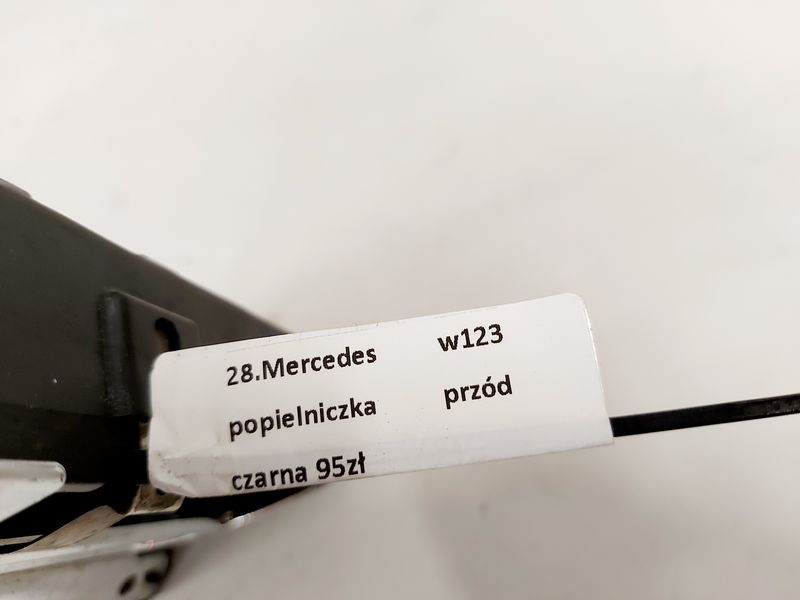 Mercedes w123 попільничка перед czarna передня Недорого