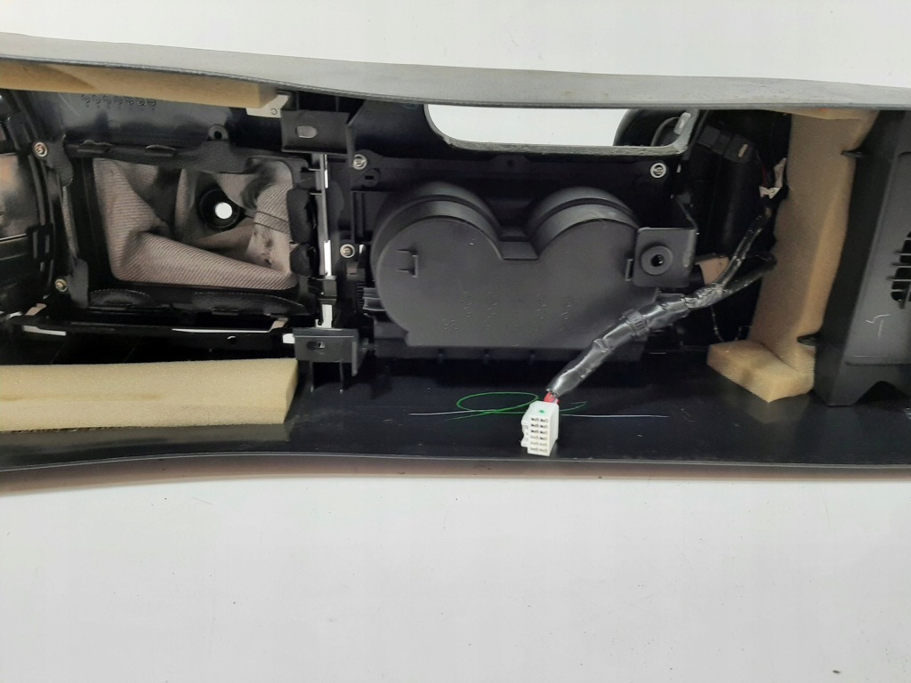 фото №16, Mazda 6 gy kombi lift 07r туннель средний подлокотник