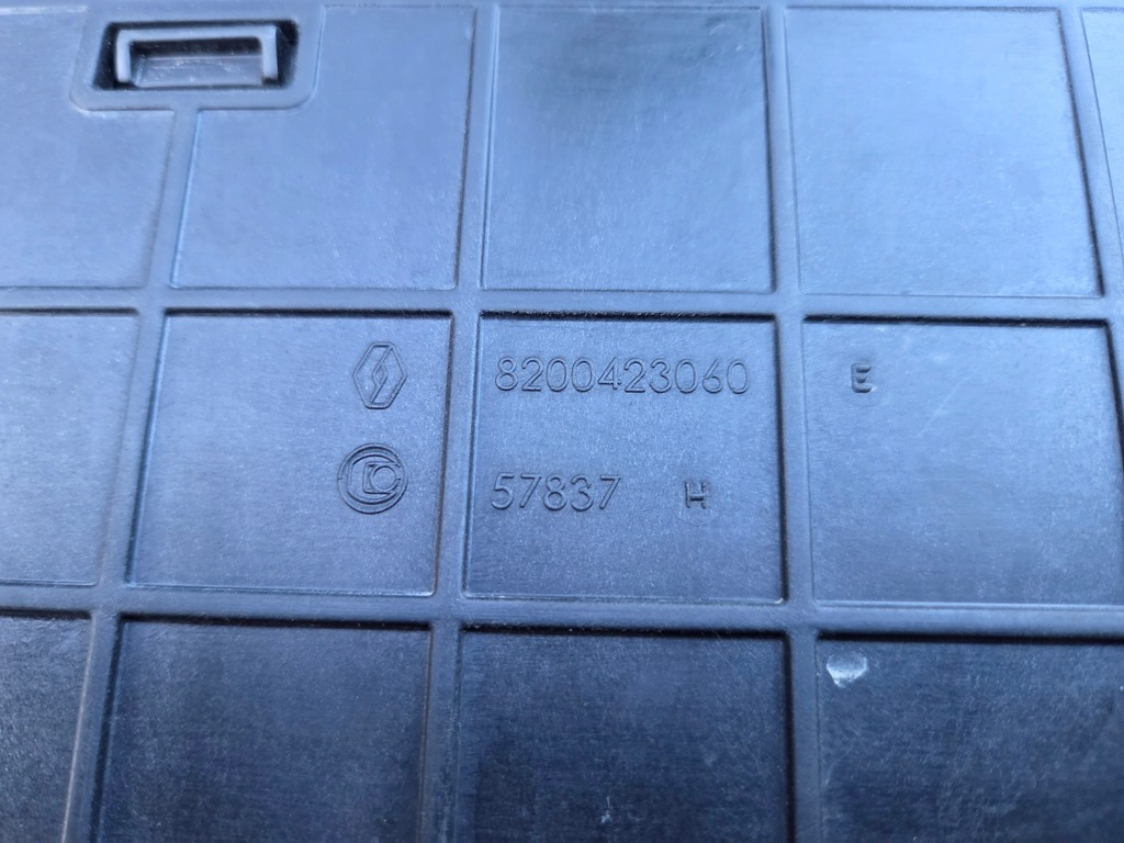 фото №9, Twingo ii комплектна корпус акумулятор 8200654693 8200423060 07-2014