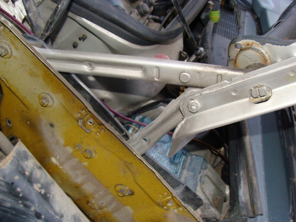 фото №1, Петли петля капот крышки mercedes w201 190d