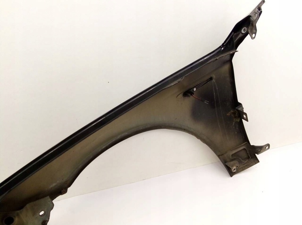 Alfa romeo 159 крила правий перед pp оригінальний номер 60693527 Доставка