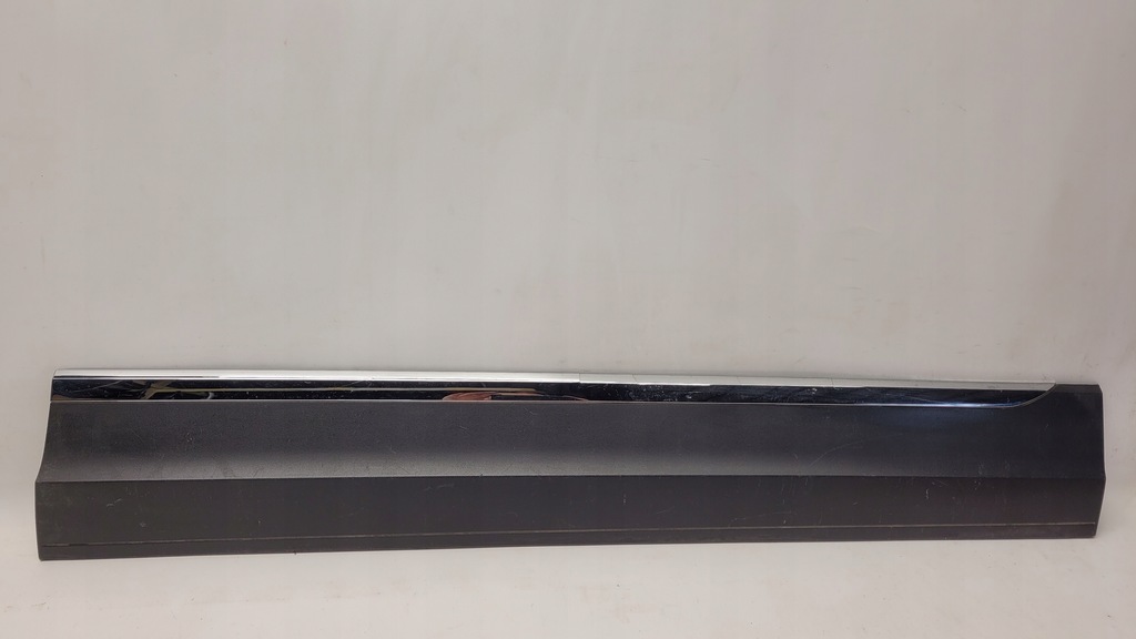 фото №1, Vw t-roc 2ga854940 молдинг na дверь правая перед oryg.