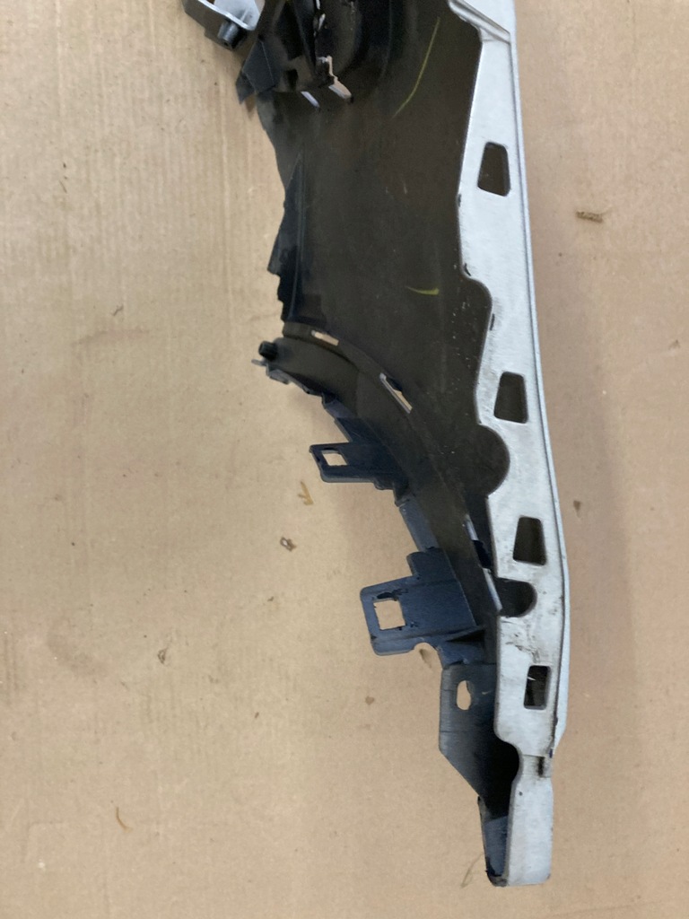 фото №9, Audi q3 8u бампер перед обшивка правый orygi.