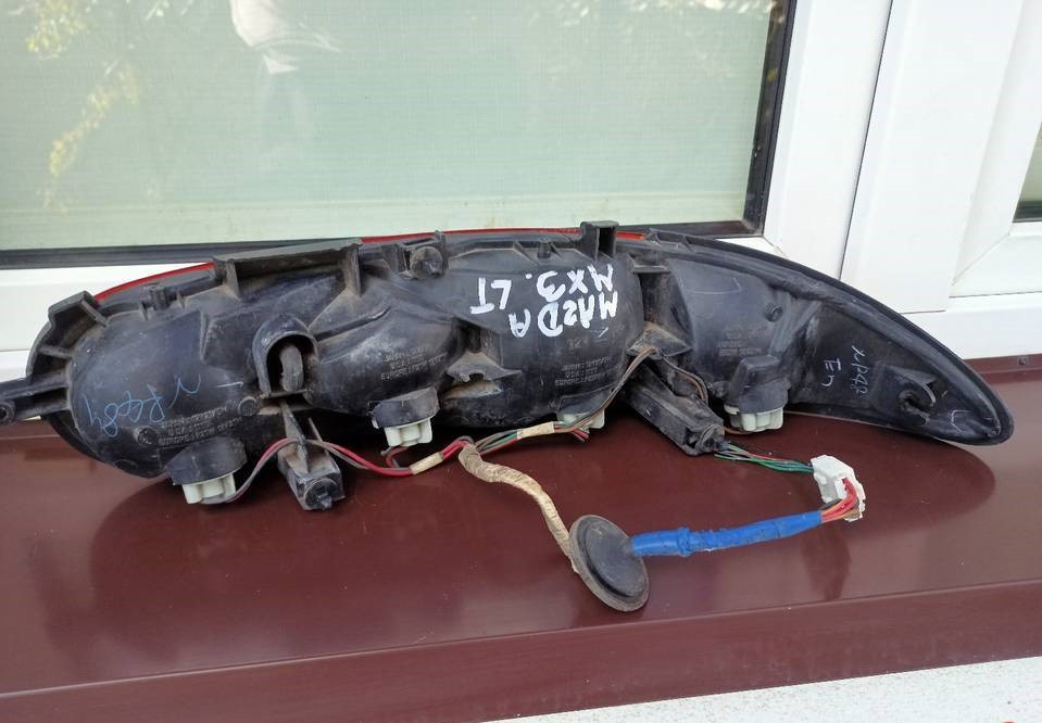 фото №5, Mazda mx3 лампа задня задня ліва цоколь