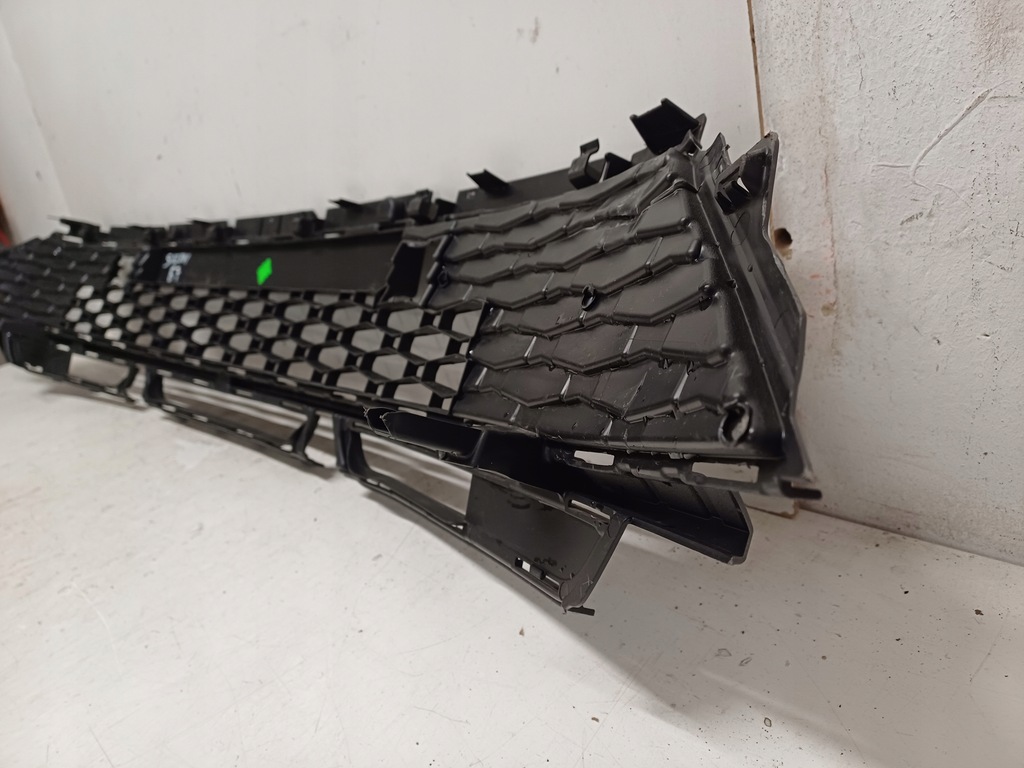 фото №6, Skoda kamiq 19- решётка средняя бампера передний перед 658853677a