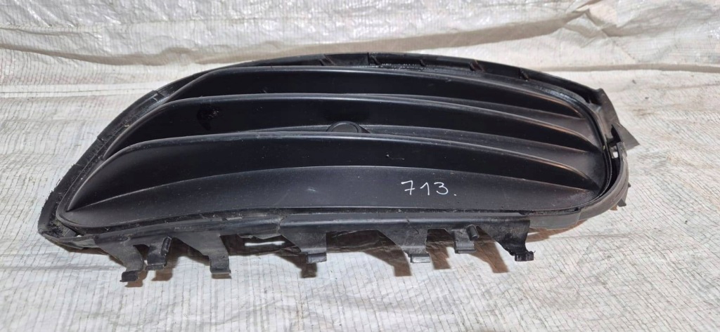 Решітка права бампера перед mercedes-benz gla w156 Недорого