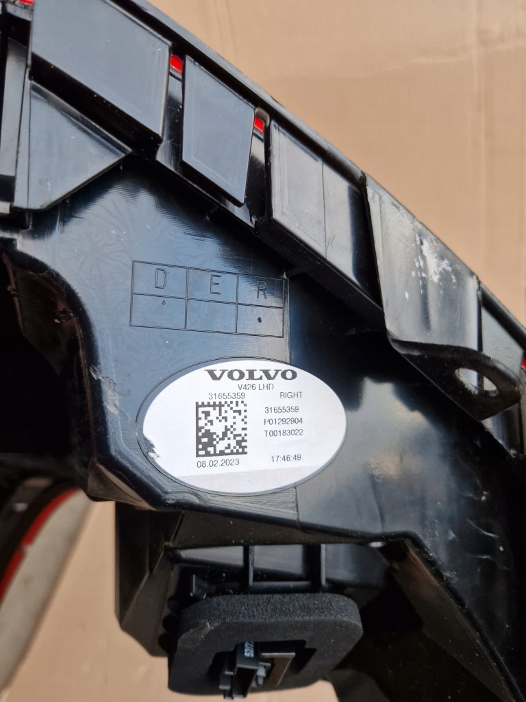 Volvo xc60 2 фара правий задній задня led 31655359 Доставка