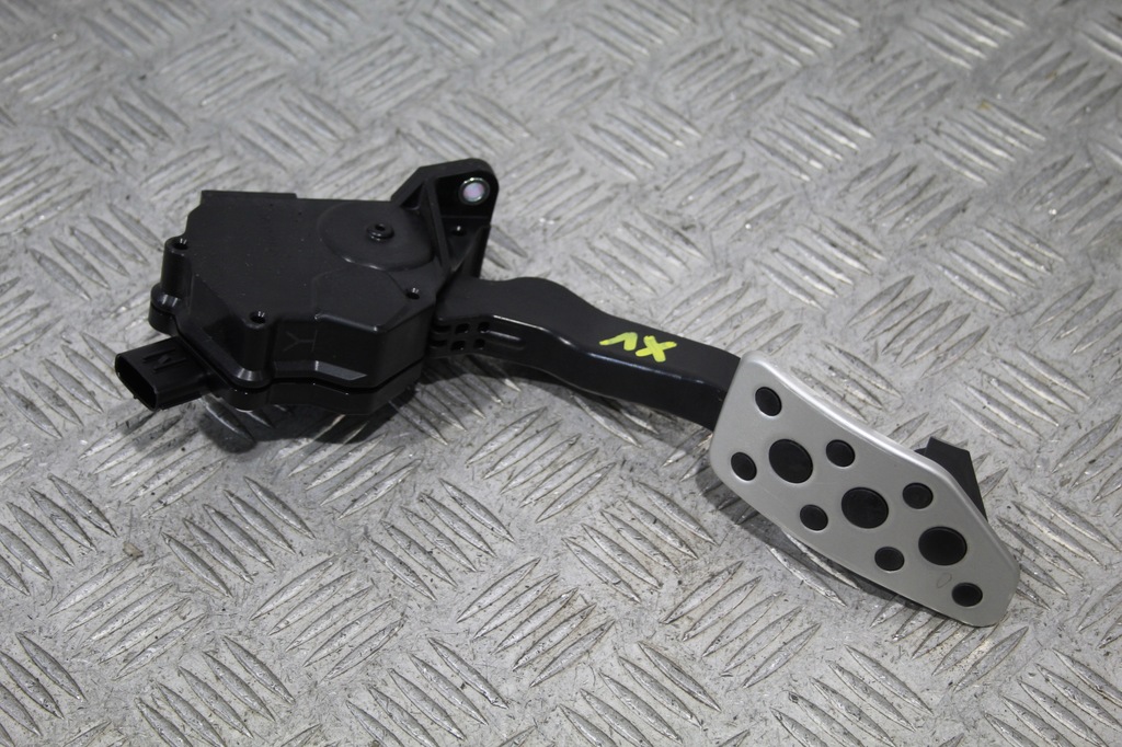 фото №1, Педаль газа subaru xv lift 2,0 hybrid 2021