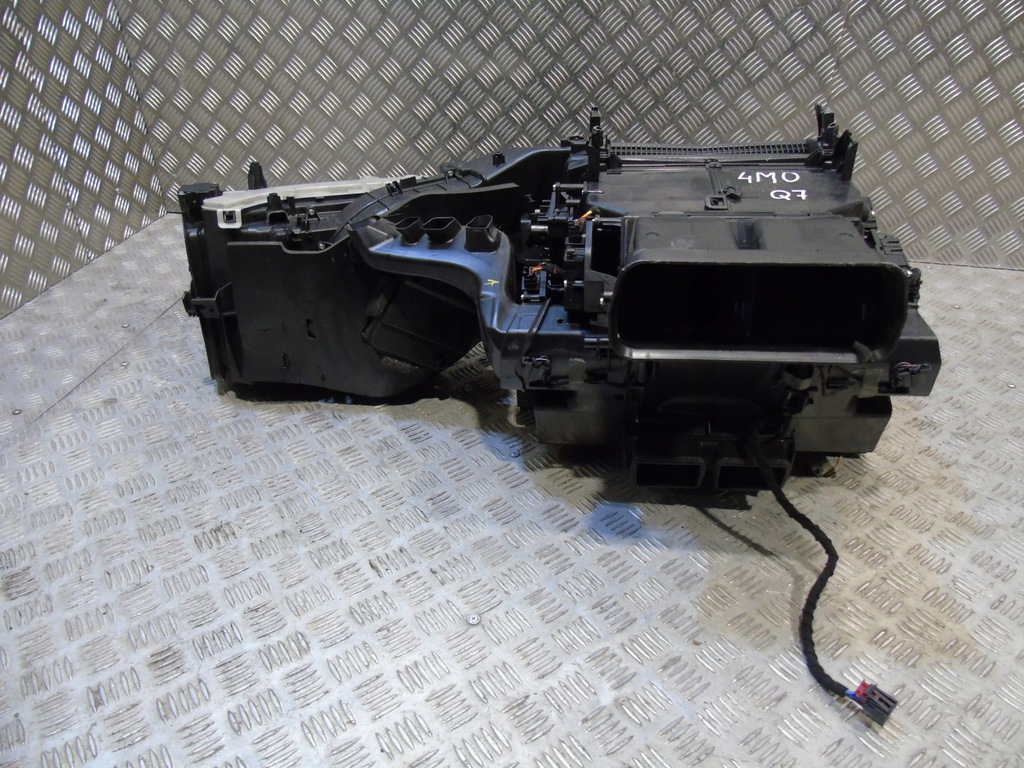 фото №2, Idealna kpl.nagrzewnica audi q7 4m0 4m 1