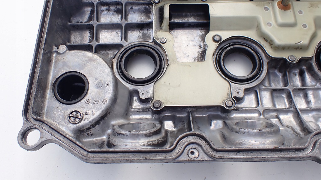 фото №8, Nissan x-trail 2.2 dci t30 кришка клапанів кришка