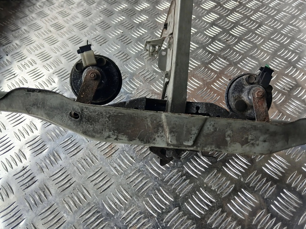 фото №7, Toyota avensis t250 pas передній верхній підсилювач верхній 2005