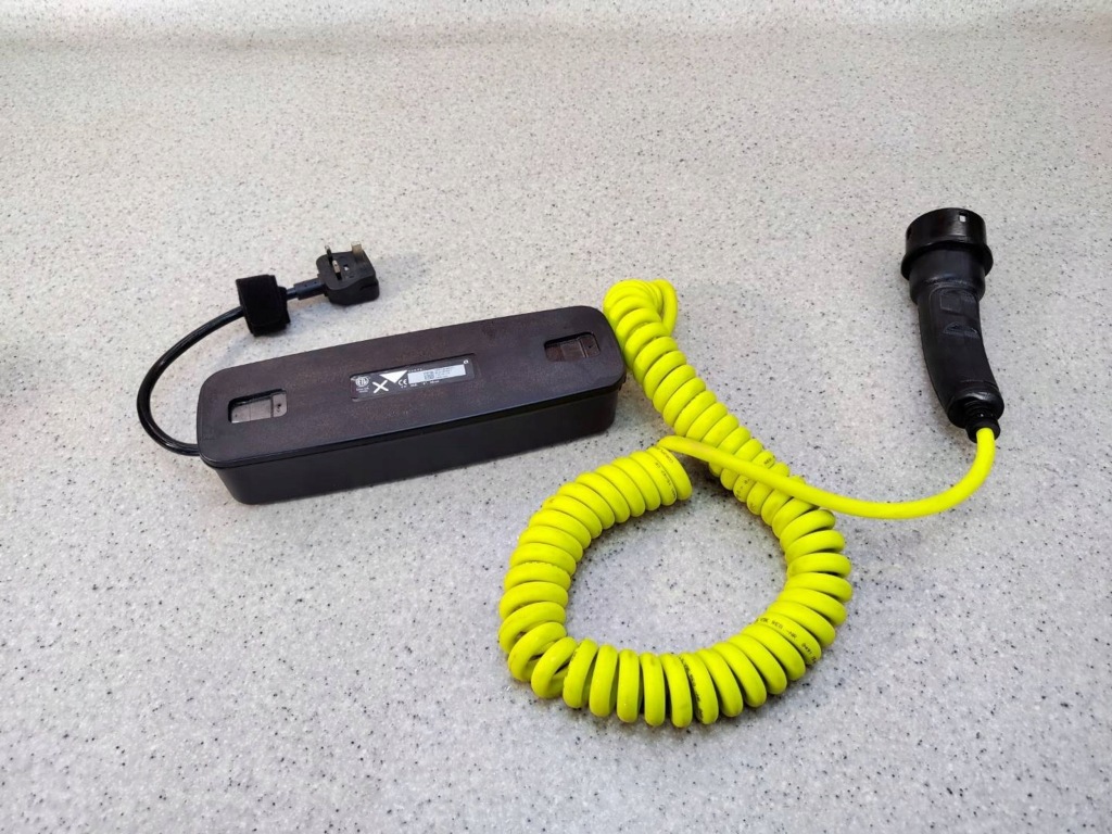 фото №5, Кабель sieciowy uk зарядний пристрій mercedes w205 c-klasa hybrid a0005834400