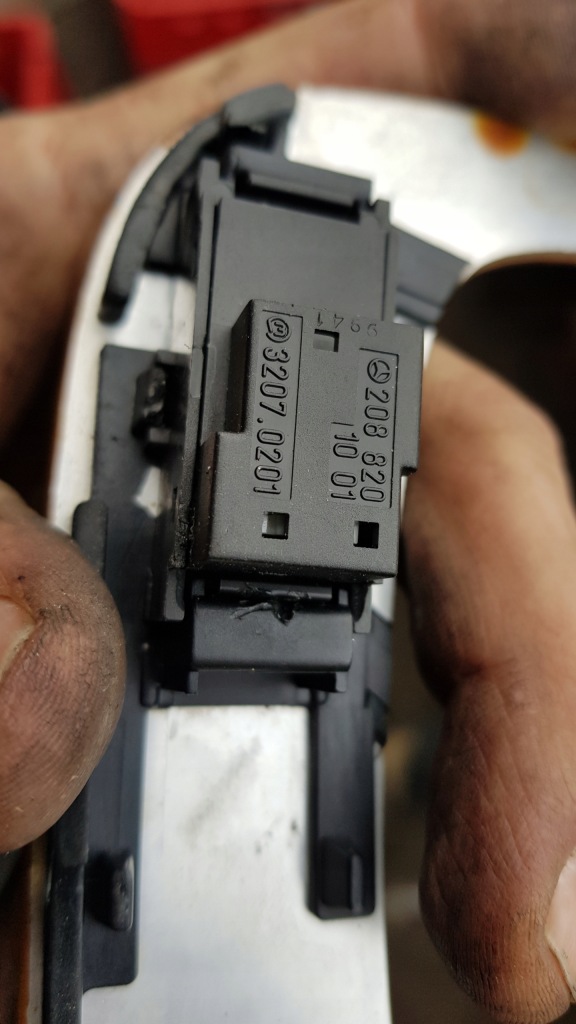 фото №7, Mercedes w220 захист домкрата dekor drewno