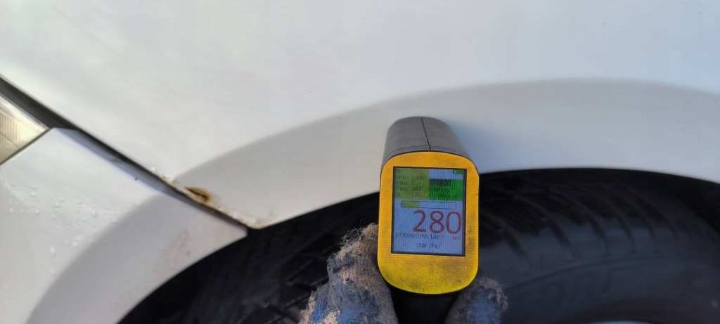 Крыло  левое  перед alpinweiss 300 bmw seria 1 e87 с Разборки