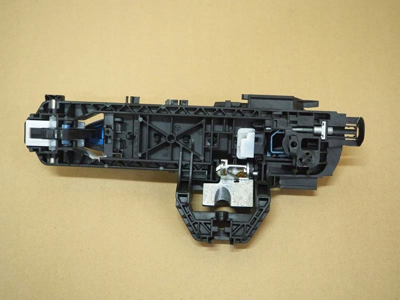 Ручка наружная дверь правых задних gla x156 Цена
