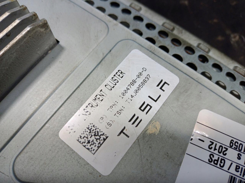 Tesla motors model s дисплей экран 1004788-00-d в Украине