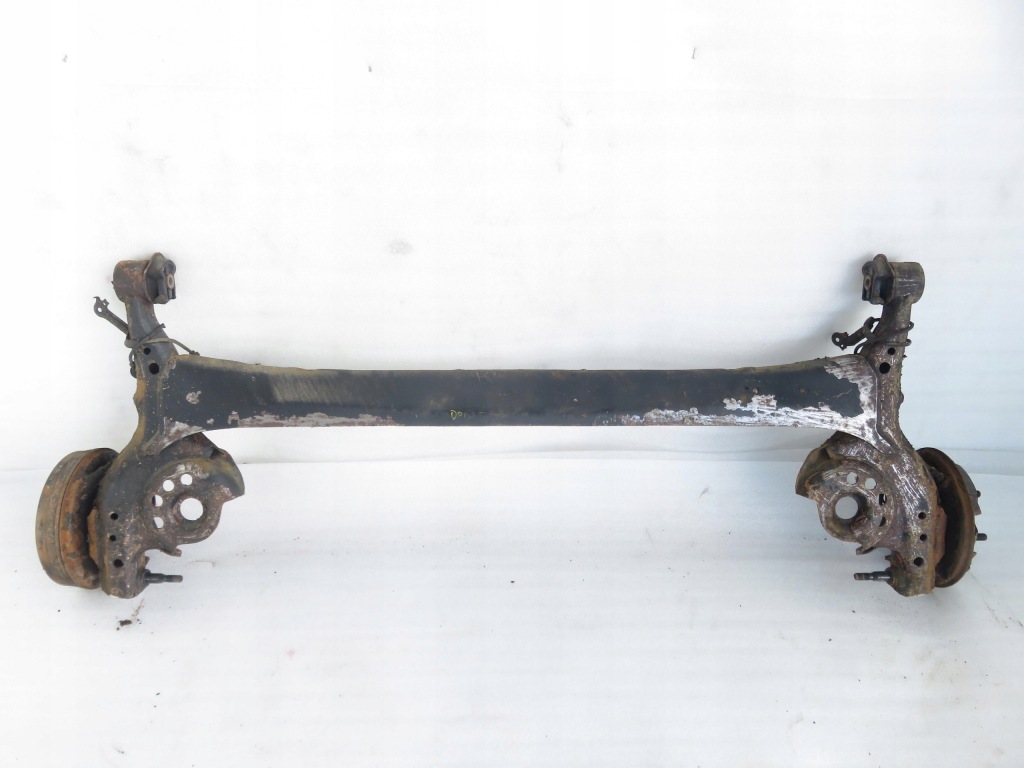 Балка задний  toyota yaris i p1 hb Недорого