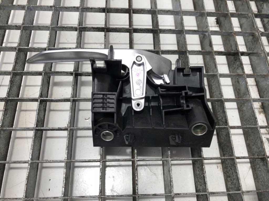 фото №2, Ручка внутренняя правый перед volvo fh ii хэтчбек 84012027 ручка