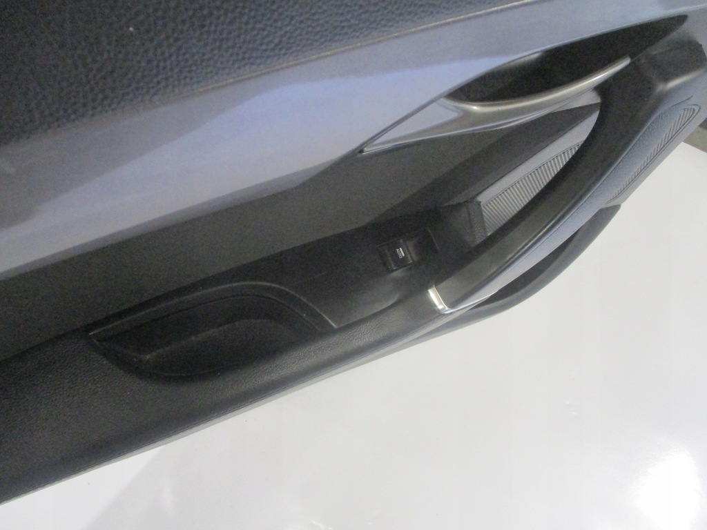 фото №6, Обивка защита обшивка дверь задняя задний левый hyundai i40 lift 83330-3z000