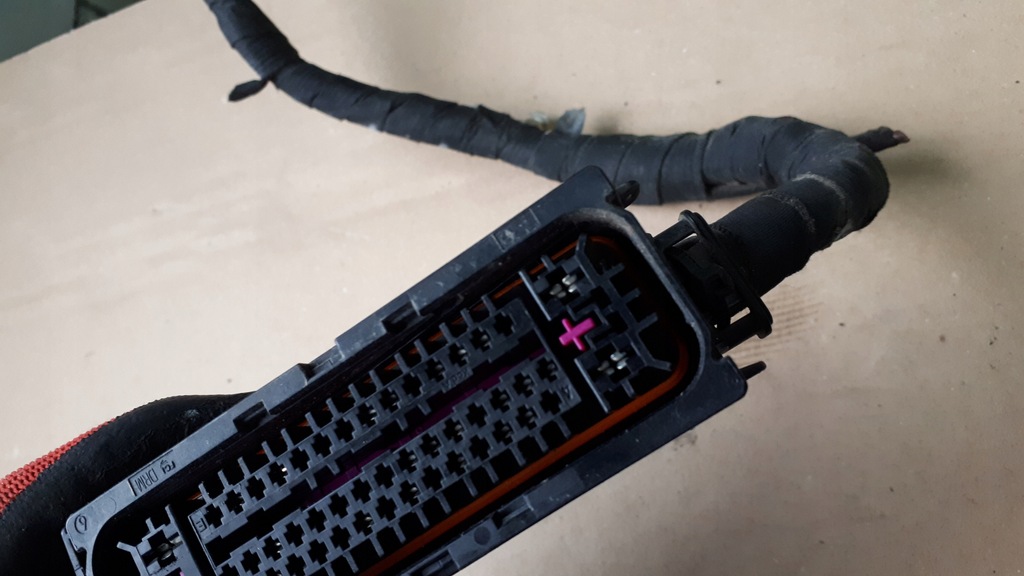 фото №8, A6 c7 4g штекер колодка соединитель насоса тормозной a7