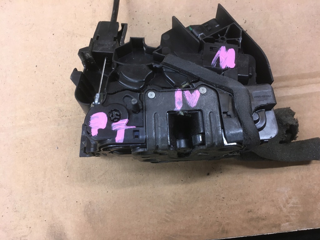 фото №4, Замок задняя renault megane iv 4 825025222r 825032022r