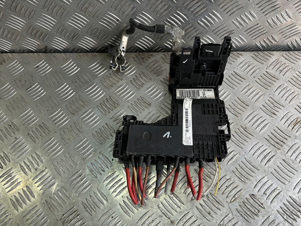 фото №1, Citroen c4 ii ds4 peugeot модуль напряжения аккумулятор 9665878380