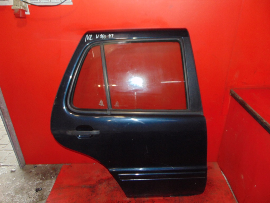 фото №1, Mercedes ml w163 дверь задняя правое 189