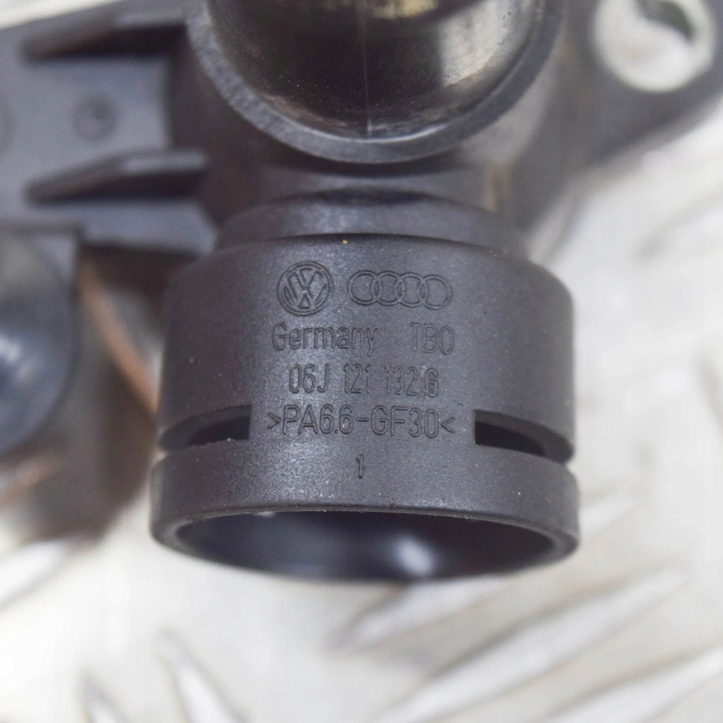 Audi tt tts mk2 2012 шланг / патрубок радіатора Київ