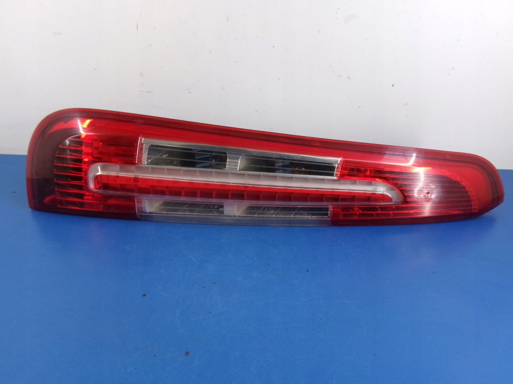 Купить Ford c-max mk1 lift лампа задний  левая hella