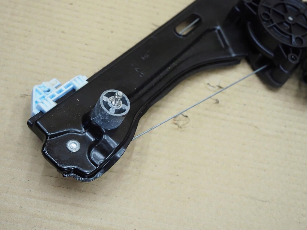 фото №7, Подъемник механизм стекло левый перед bmw 2 f46 f45