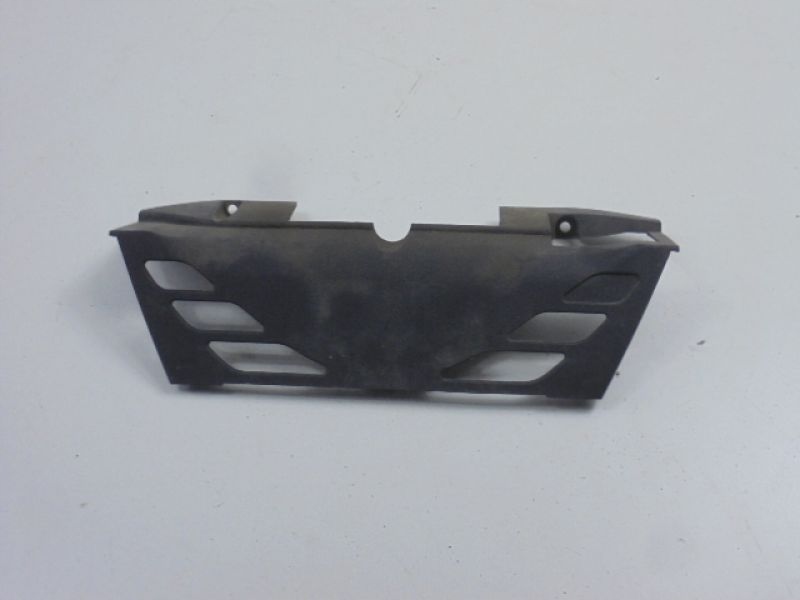 фото №1, Alfa romeo оригинальный номер 156017564 решётка радиатора защита замка капот