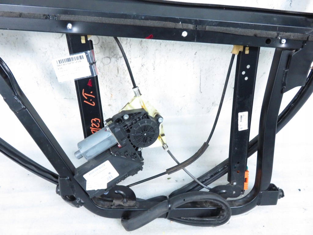 Рамка дверь левый задний  porsche cayenne 9pa Недорого