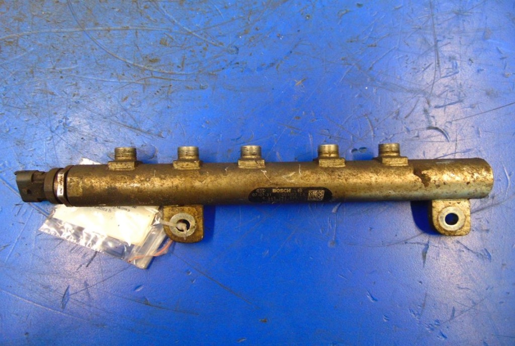 фото №1, Opel zafira b 1.9cdti молдинг впрыскная 0445214095