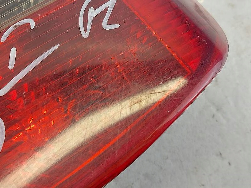 фото №6, Лампа правый задняя mitsubishi carisma i da_ lift