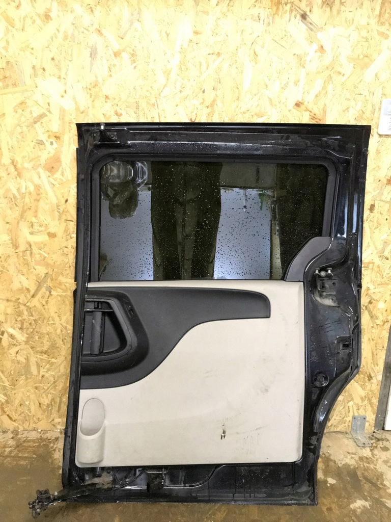 фото №9, Chrysler town & country 2011 дверь правое задняя полный