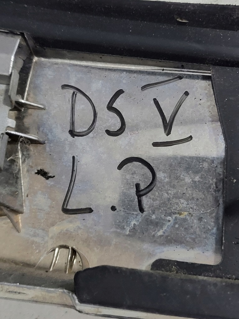 Молдинг накладка крыла левый перед citroen ds5 11-15 хром 9802824577 Доставка