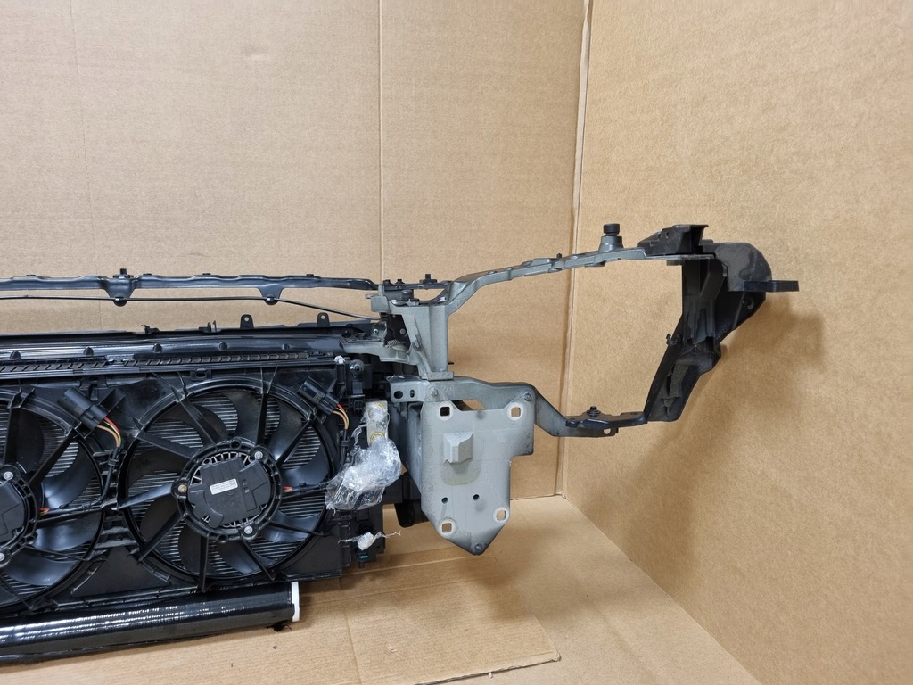 фото №11, Polestar 2 kompletny pas передний радиатор