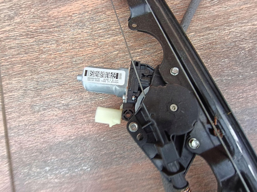 Jeep commander xk 05-10 r podmośnik механизм стекло правый перед 55396480ad с Разборки